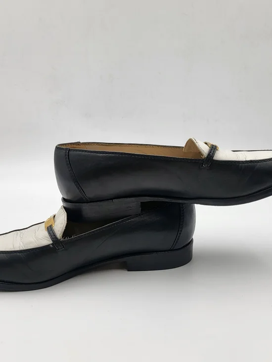 CHANEL Two-Tone Leather Loafers in Black & White. Authentic... - Picture 8 of 10